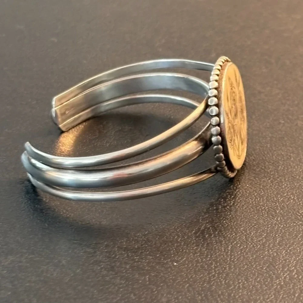 Vintage Scrimshaw Carved Floral Sterling Silver Cuff Bracelet size 6.75 Classic